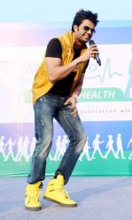 Manish Paul at Max Bupa Walk for Health in Delhi on 20th Oct 2013